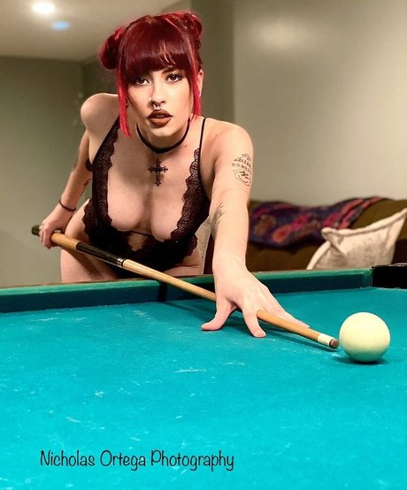 Taylor Evanchak セックス女優 画像