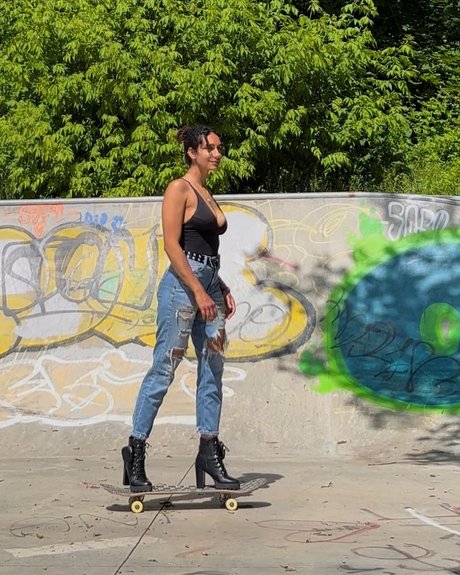 Santaread エロティック女優 写真