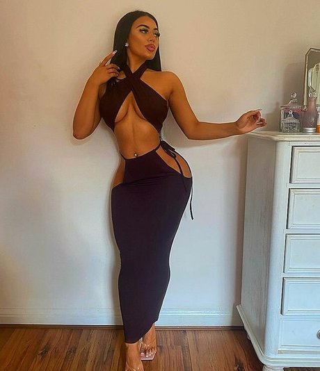 Kate Isobel Daisy アートモデル 画像