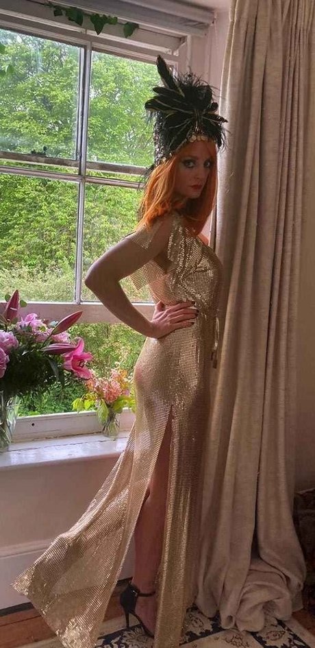 Morgana Robinson アートモデル 写真