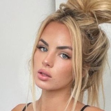 Hanna Wilson ホットなスター 写真