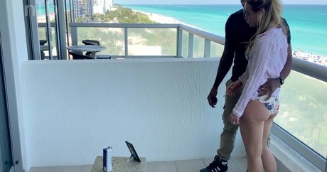 レズビアン誘惑オンリーファンズ アートxxx ギャラリー