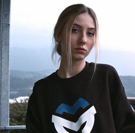 veylaneey 可愛い女優 写真