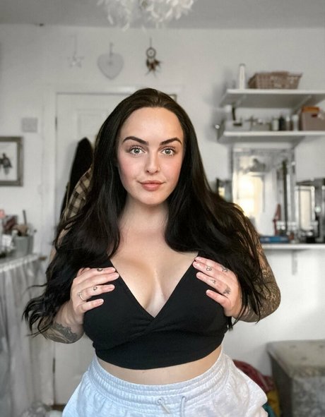 MissShelbyRae ポルノモデル 画像