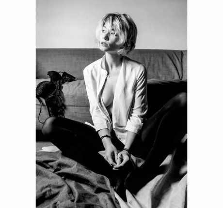 ボディビルダーヌードオンリーファンズ セクシーヌード 画像