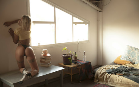 中出し 主観 オンリーファンズ ヌード 写真