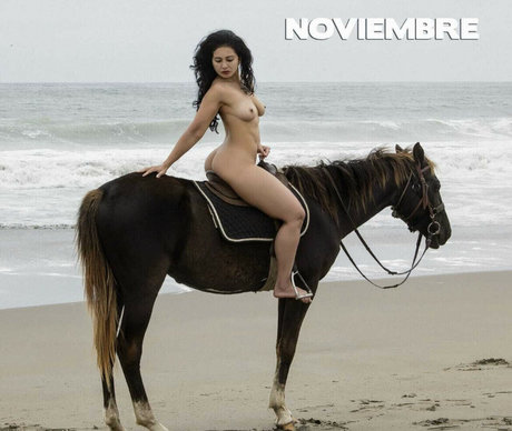 黒髪の熟女オンリーファンズ アダルト 写真