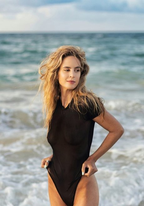 Tova Golan スター ギャラリー