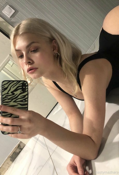 Nastymazhara ポルノスター 画像