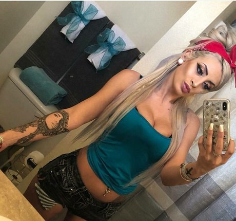 ブルネットのPOV オンリーファンズ 無料xxx 写真