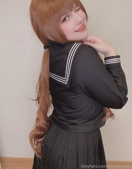 赤毛のセックスオンリーファンズ 美しいヌード 写真