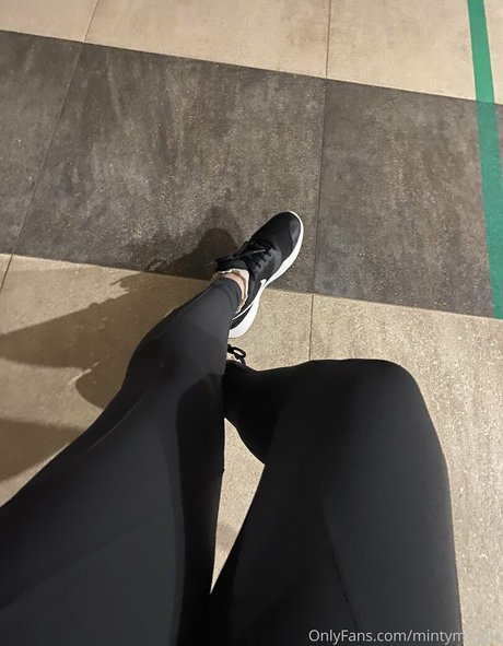 大きなチンポをしゃぶるオンリーファンズ 美しいポルノ 写真