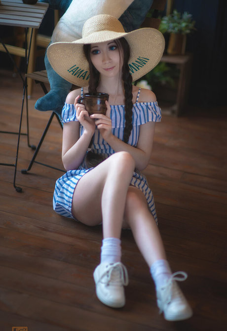 Alina Latypova 裸のモデル ギャラリー