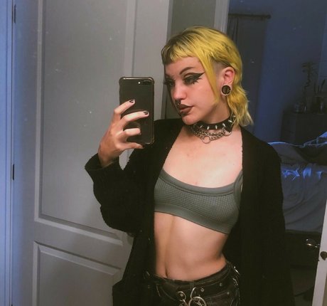 Ch0ke Cherry アダルトスター 写真