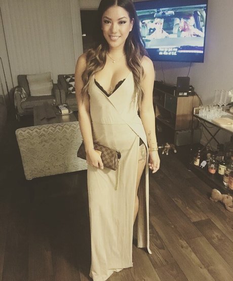 Janelle Ha セクシーなスター ギャラリー