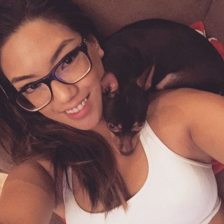 Janelle Ha 美しいスター 画像