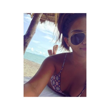 Janelle Ha ヌードスター 写真