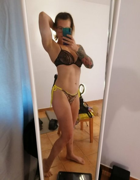 ivyworksoutdirty ホット女優 写真