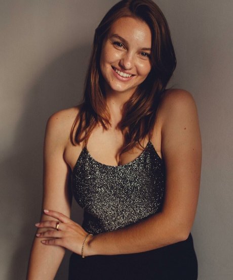 Olivia Brower ポルノスター 無料 写真