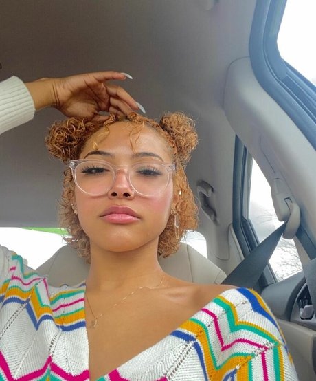 maricalamariii 裸のスター 写真