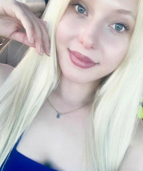 小柄なティーンオンリーファン ポルノグラフィック 写真