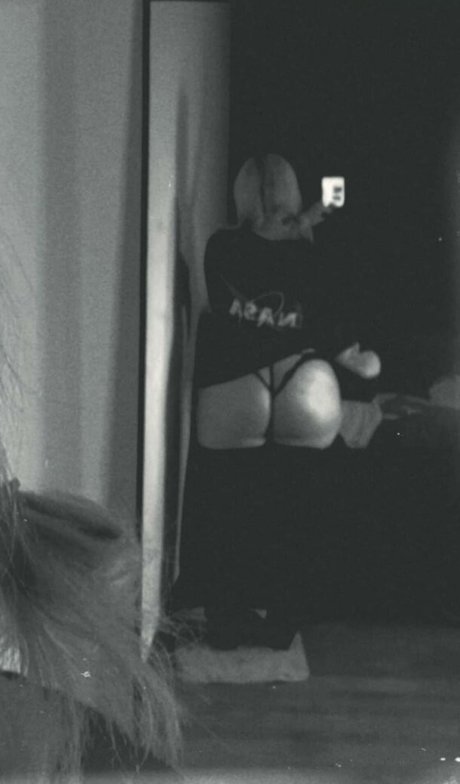 赤毛の3P オンリーファンズ 無料エロ ギャラリー