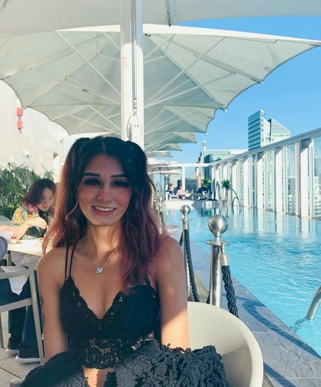 Bhavika Shah アートポルノスター 画像