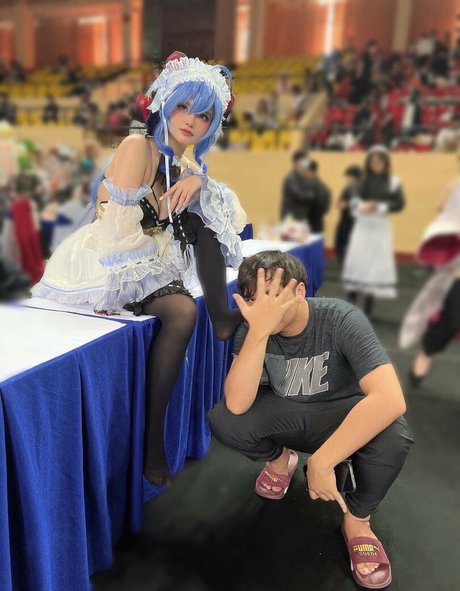 Azami Cosplayer ホットなポルノスター 写真