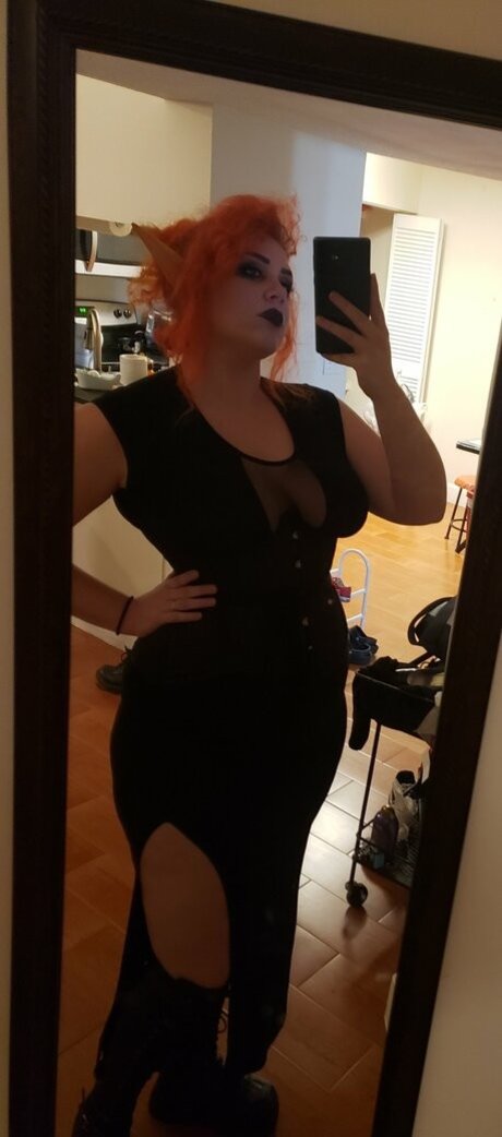 巨乳カップルオンリーファンズ ホット裸 写真