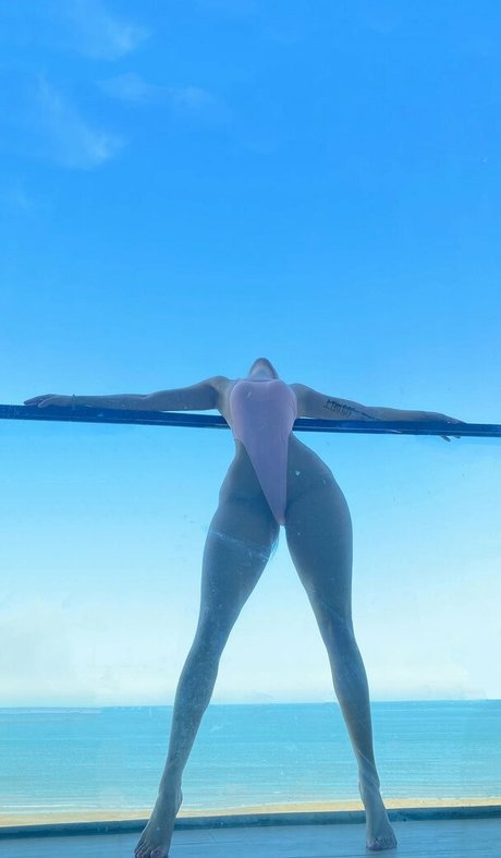 40歳のオンリーファンズ ホットセクシー 写真