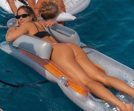 Isabela Fernandez アートスター ギャラリー