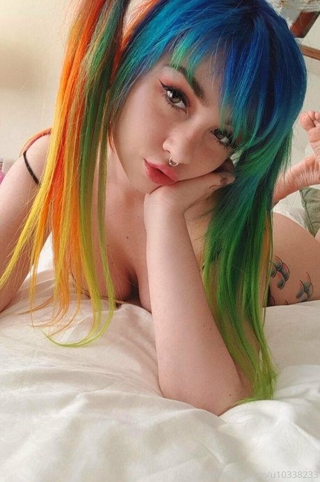 Mimo Suicide アダルトスター 写真