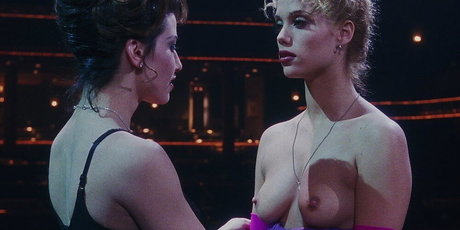 Elizabeth Berkley 完璧なスター 画像