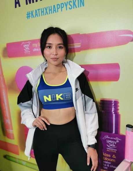 Kathryn Bernardo エロティックなモデル 写真