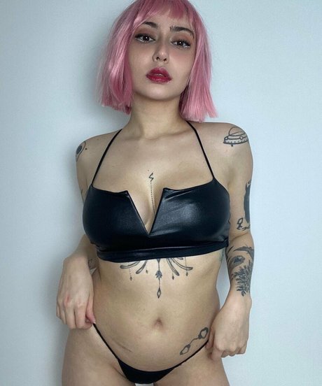 Aime Rizzo 無料女優 画像