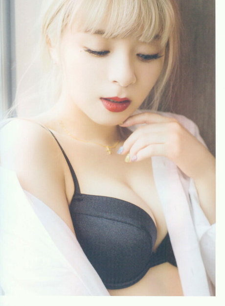 乳首オーガズム オンリーファンズ ホット 写真