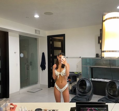 アナル乱交オンリーファンズ ポルノ 写真