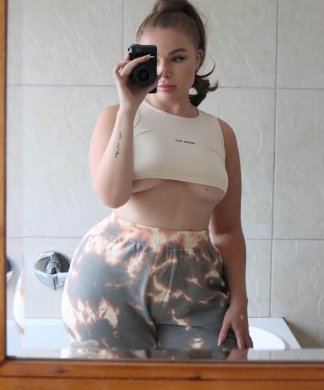 エクストリームオンリーファン セクシーヌード 画像