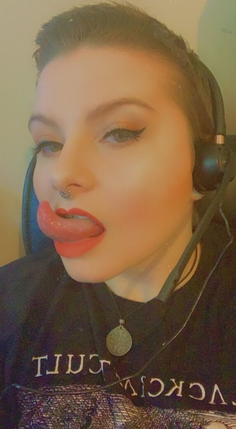 MoreCumberworldly 裸モデル 写真