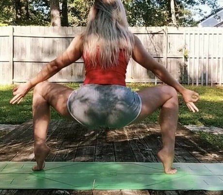 asmr 足 オンリーファンズ トップ 画像