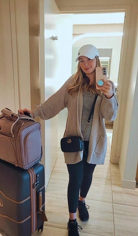 Bones Dont Lie ポルノスター アダルト ギャラリー