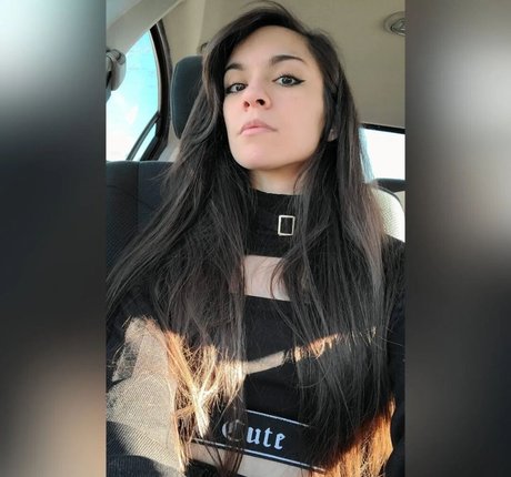 MaryMaybe ポルノモデル 写真