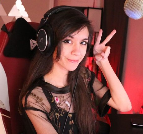 MaryMaybe ポルノスター ホット 写真