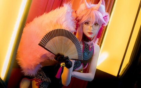 Aru rinh ポルノスター セクシー 写真