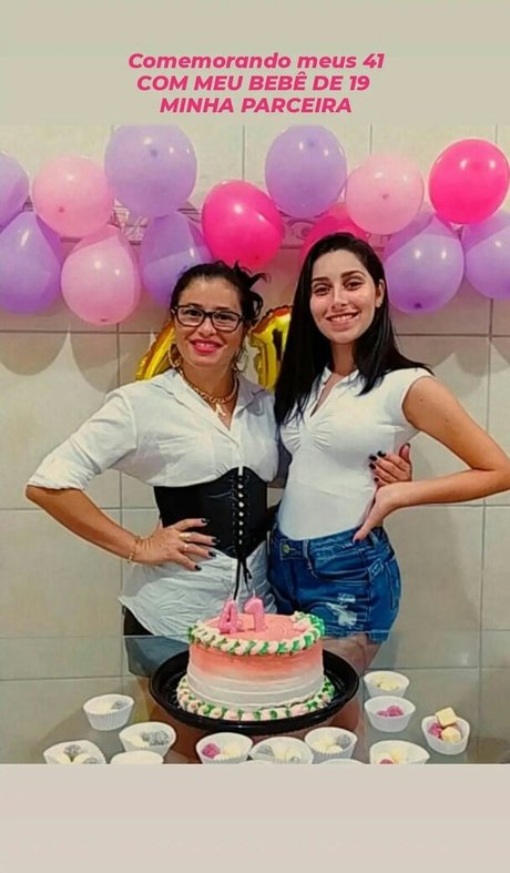 Aninha Beija flor アダルトスター 写真