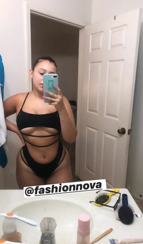 Victoriaines エロティック女優 ギャラリー