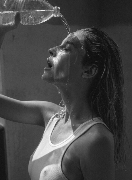 Polina Logvin 素敵な女優 ギャラリー