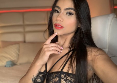 Paloma Salvatore スター ヌード アーカイブ