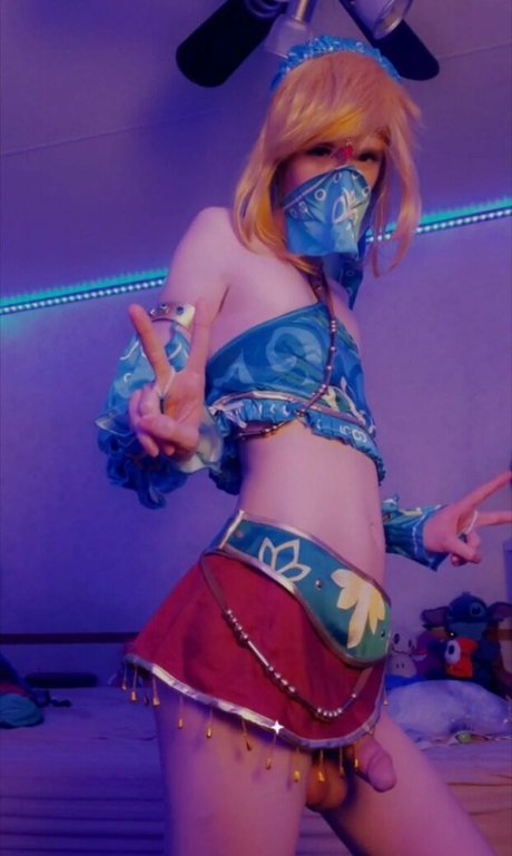 FembyAvery セクシーモデル 写真