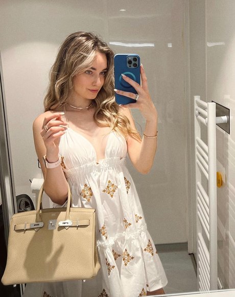 Elena Berri XXXモデル 写真